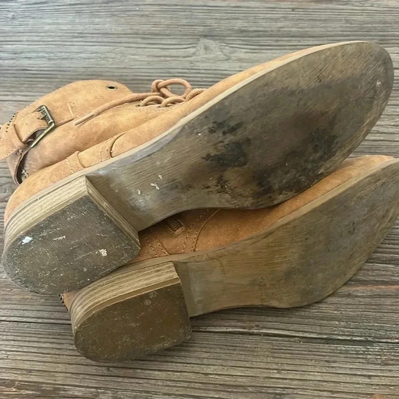 Women Boots size 8 1/2 - Picture 7 of 16